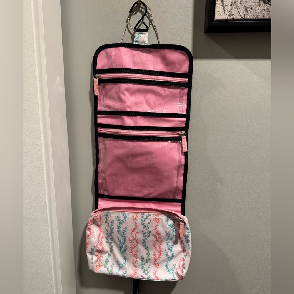 Scout - BEAUTY BURRITO HANGING TOILETRY BAG